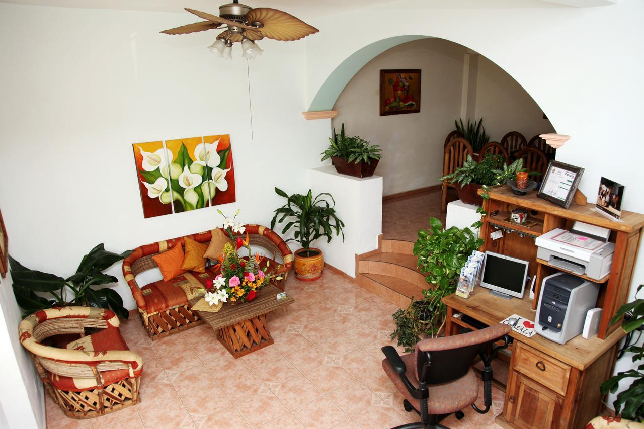 Hostal Casa Blanca Comala エクステリア 写真